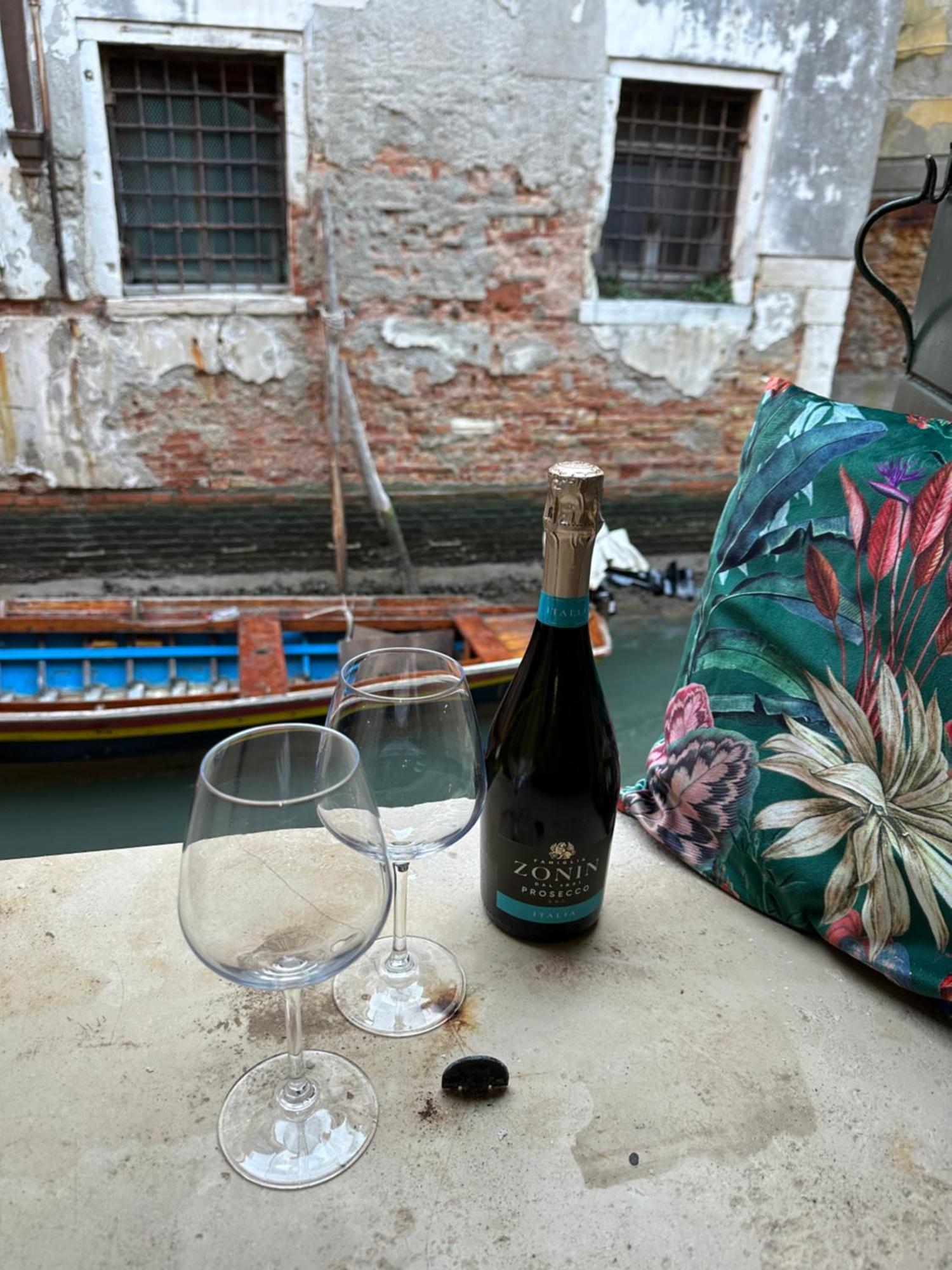 La Dimora Di Sofia Sul Canale A San Stae Venezia